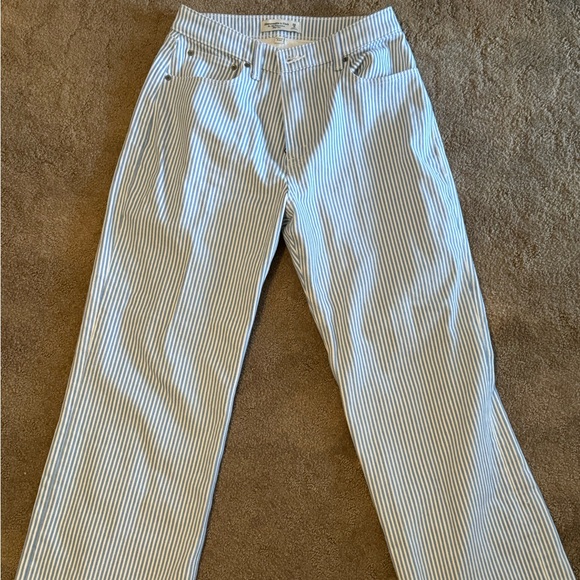 Abercrombie Curve Love High Rise 90s Relaxed Jean Blue Stripe - Picture 3 of 4